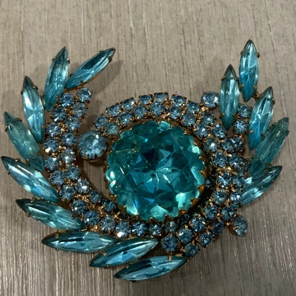 Vintage Signed Judy Lee Signed Blue Rhinestone Brooch